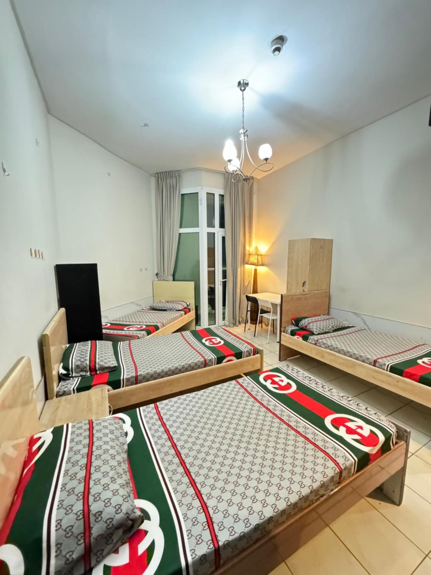 Dubai Backpackers Hostel Exterior photo
