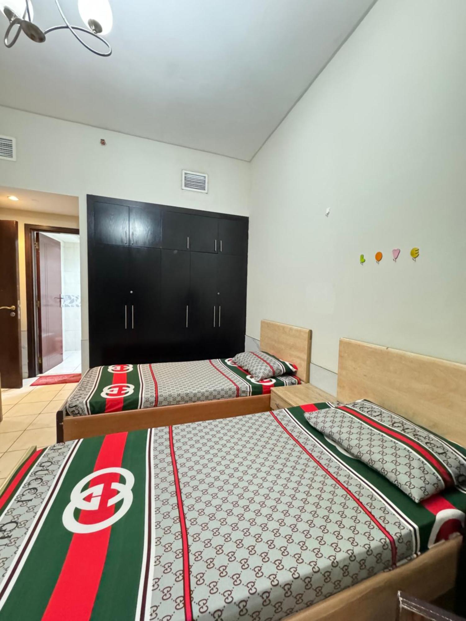 Dubai Backpackers Hostel Exterior photo